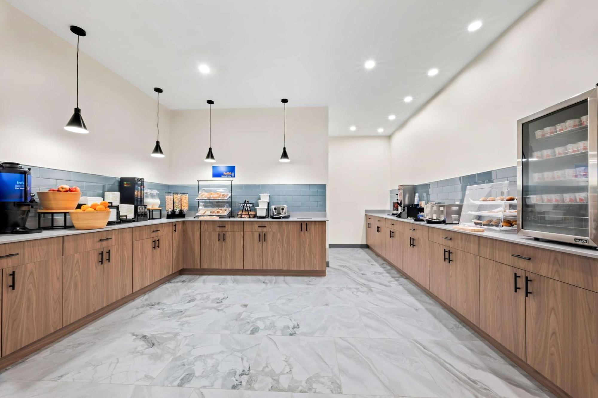 Best Western Niantic - New London, Mystic Area Exterior photo
